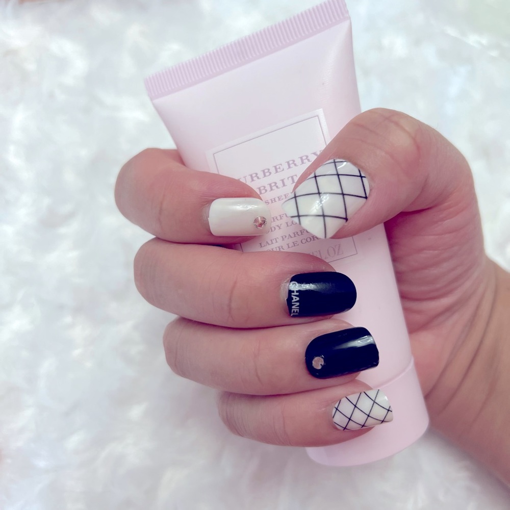 Fashion Nails - Picture 8 of 8